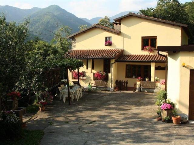 Casa indipendente 5 vani 210mq
