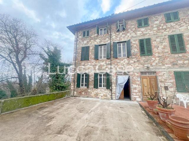 Casa indipendente 5 vani 230mq