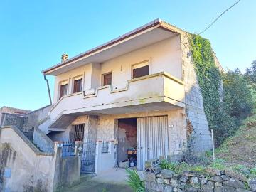 Casa indipendente 5 vani 230mq