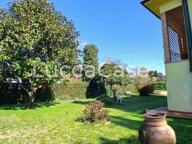 Casa indipendente 5 vani 240mq