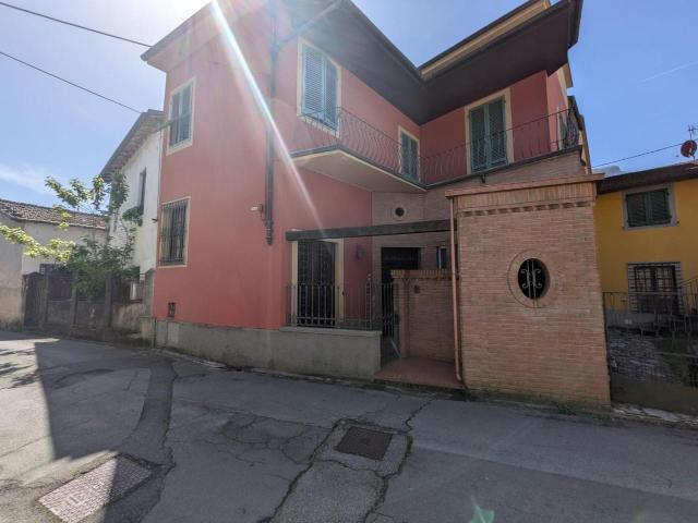 Casa indipendente 5 vani 250mq