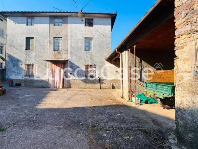 Casa indipendente 5 vani 280mq