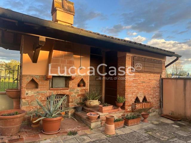 Casa indipendente 5 vani 280mq
