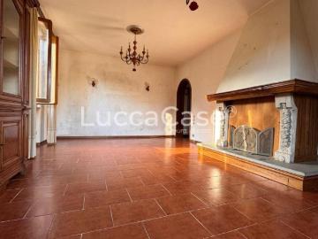 Casa indipendente 5 vani 300mq