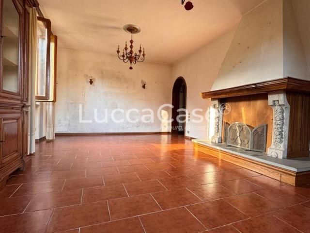 Casa indipendente 5 vani 300mq