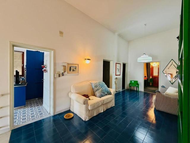 Casa indipendente 5 vani 400mq