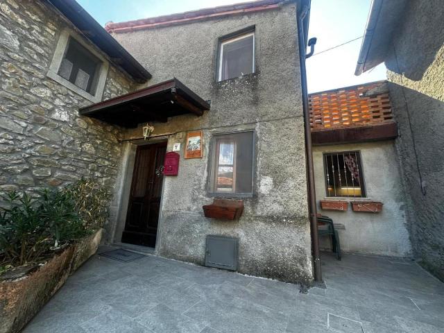 Casa indipendente 5 vani 50mq