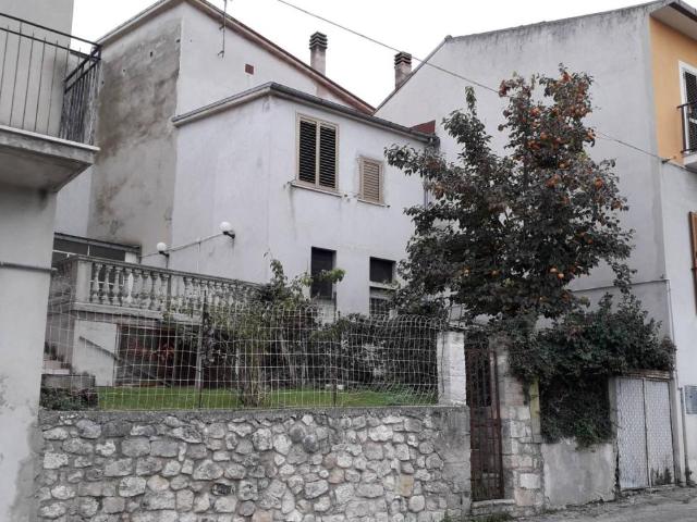 Casa indipendente 6 vani 120mq