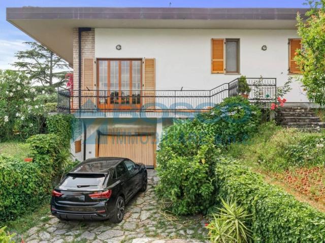 Casa indipendente 6 vani 140mq