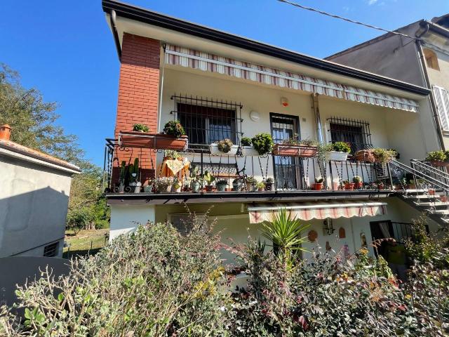 Casa indipendente 6 vani 160mq