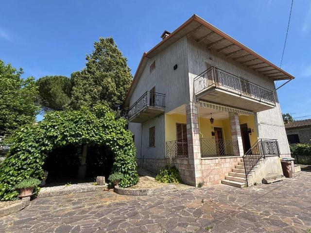 Casa indipendente 6 vani 170mq