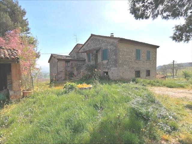 Casa indipendente 6 vani 180mq