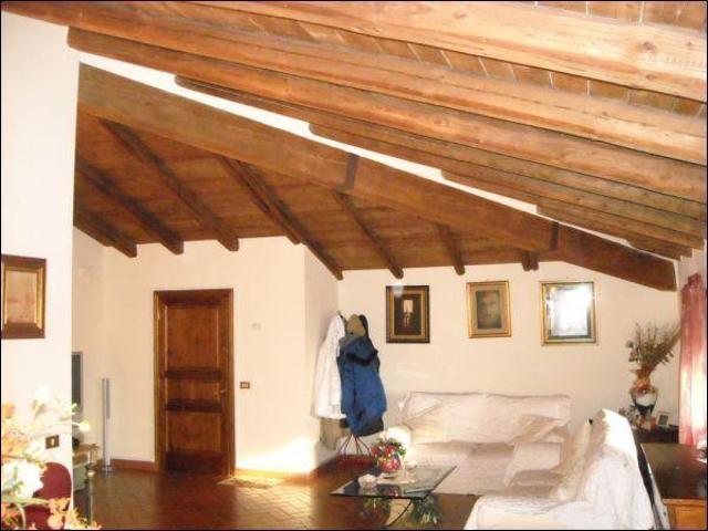 Casa indipendente 6 vani 200mq