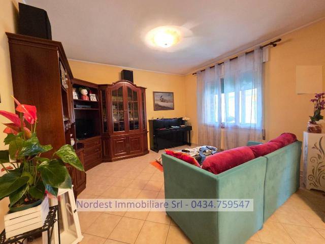 Casa indipendente 6 vani 215mq