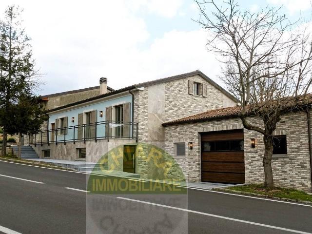 Casa indipendente 6 vani 226mq