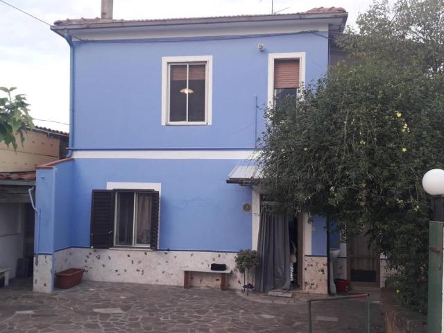 Casa indipendente 6 vani 240mq