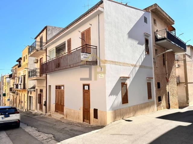 Casa indipendente 7 vani 100mq