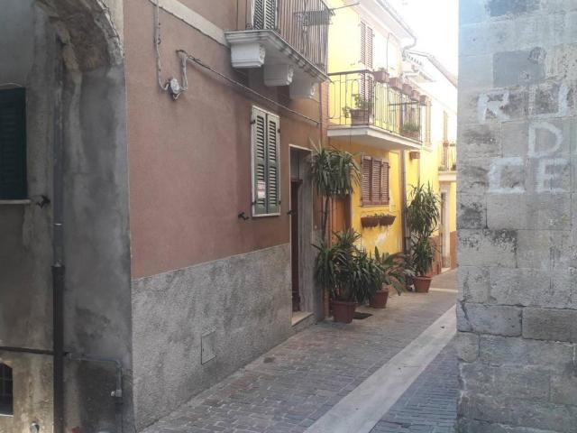 Casa indipendente 7 vani 145mq