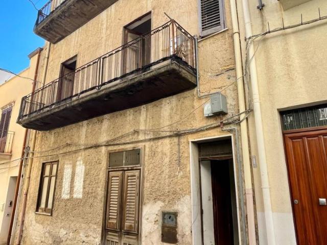 Casa indipendente 7 vani 150mq