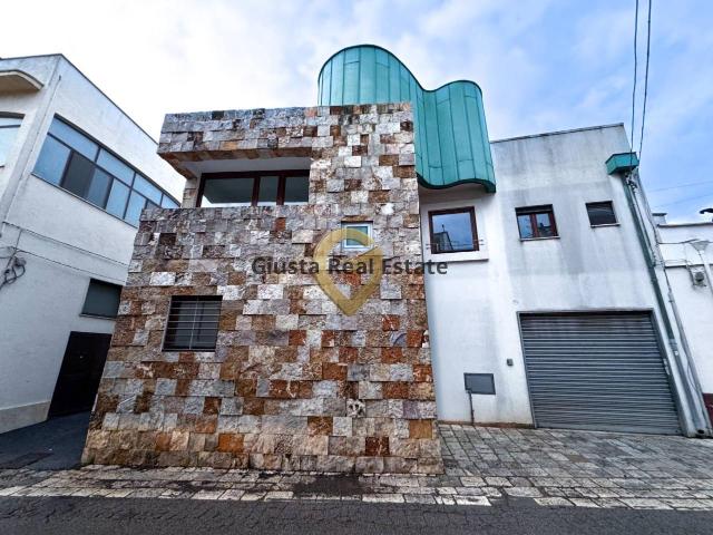 Casa indipendente 7 vani 170mq