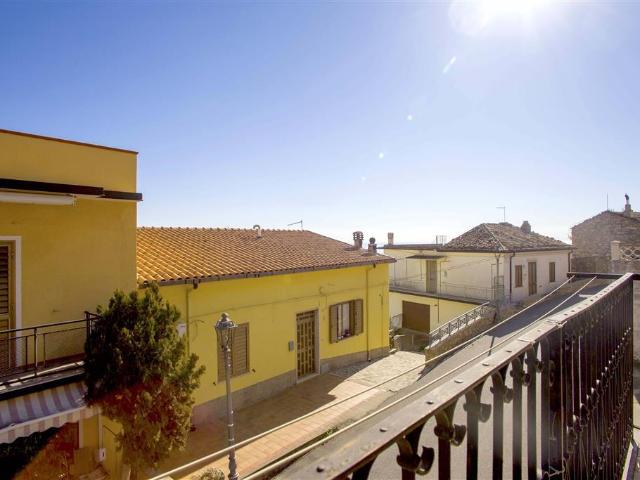 Casa indipendente 7 vani 189mq