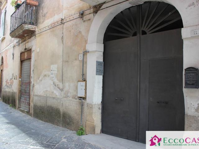 Casa indipendente 7 vani 220mq