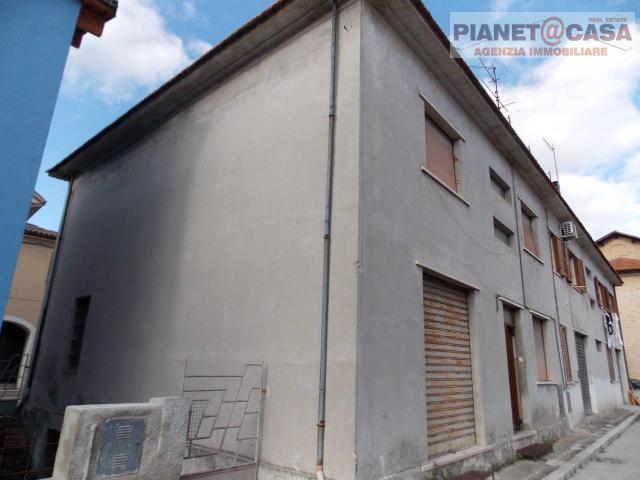 Casa indipendente 7 vani 230mq