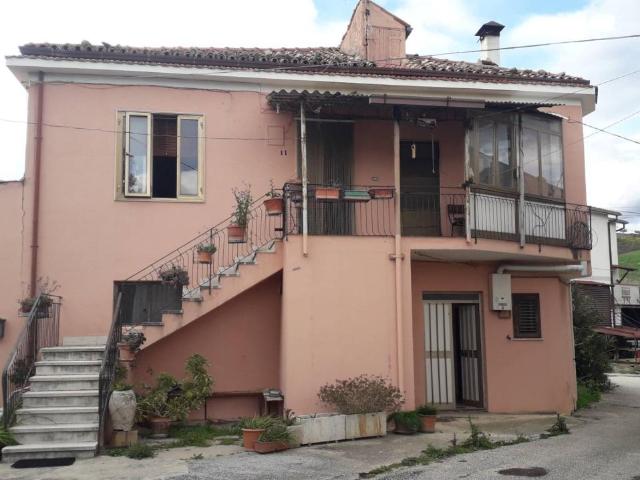 Casa indipendente 7 vani 240mq