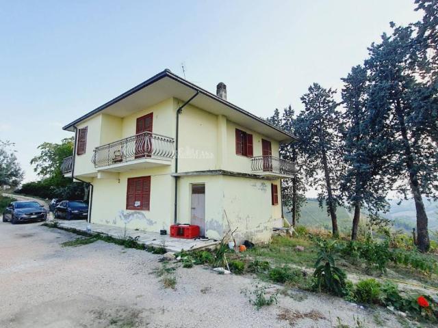 Casa indipendente 7 vani 250mq
