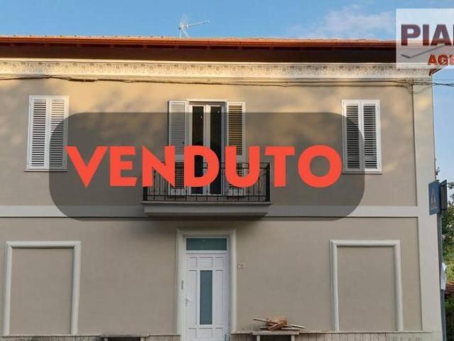 Casa indipendente 7 vani 250mq
