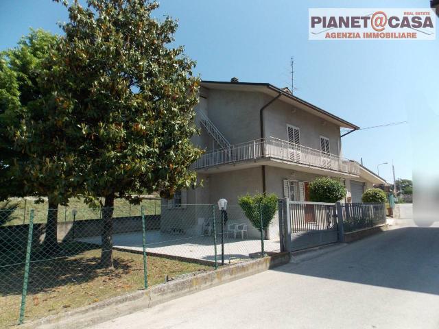 Casa indipendente 7 vani 250mq