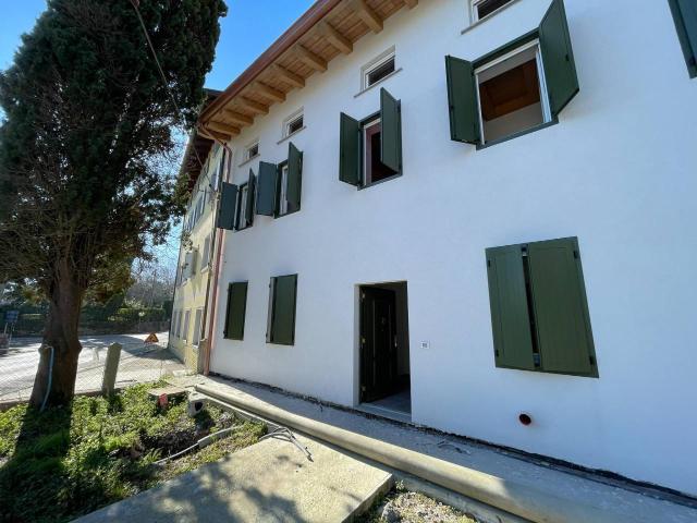Casa indipendente 7 vani 350mq