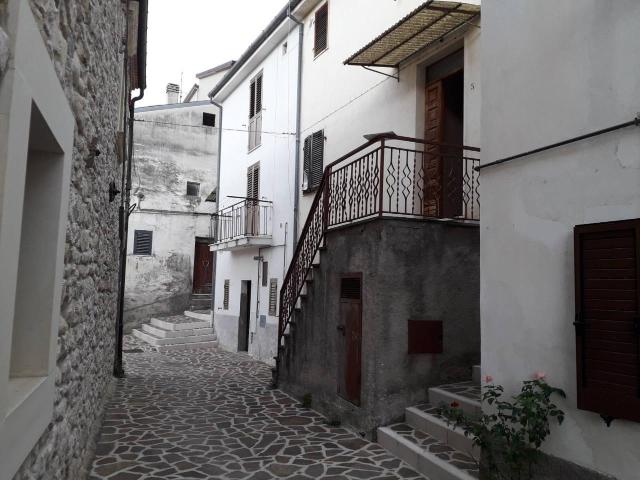 Casa indipendente 7 vani 87mq