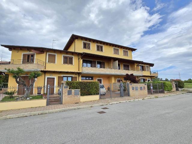 Casa indipendente 8 vani 180mq