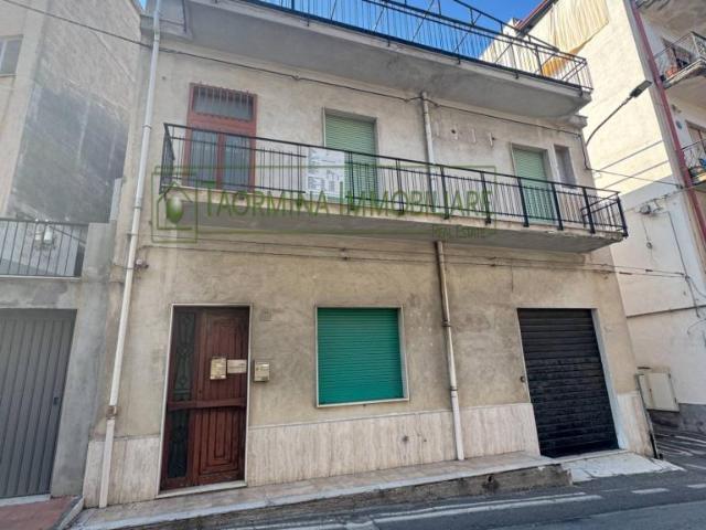 Casa indipendente 8 vani 200mq