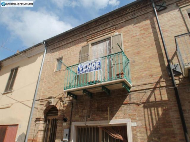 Casa indipendente 8 vani 200mq