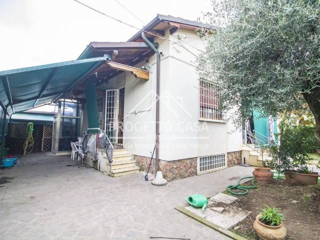 Casa indipendente 8 vani 200mq