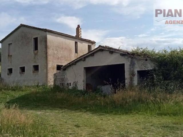 Casa indipendente 8 vani 260mq