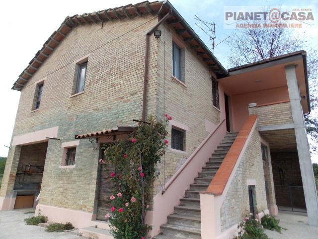 Casa indipendente 8 vani 300mq