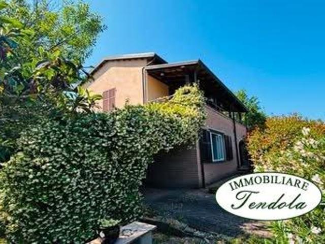 Casa indipendente 8 vani 300mq