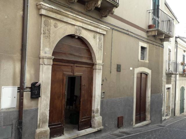 Casa indipendente 10 vani 250mq