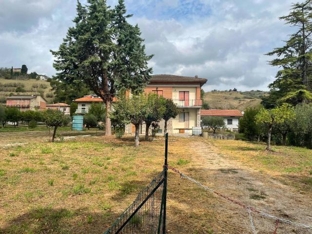 Casa indipendente 10 vani 250mq