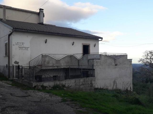 Casa indipendente 10 vani 255mq