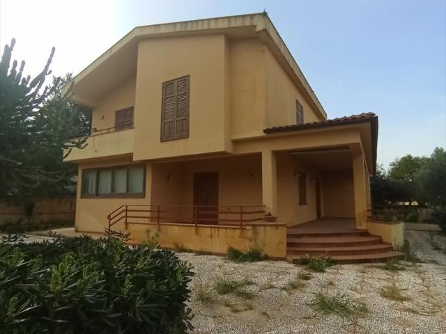 Casa indipendente 10 vani 200mq