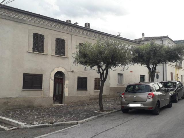 Casa indipendente 10 vani 220mq