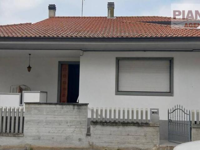 Casa indipendente 10 vani 360mq