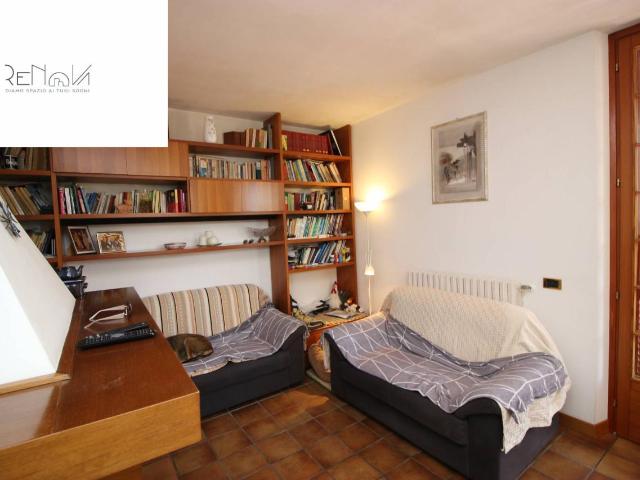 Casa indipendente 10 vani 380mq