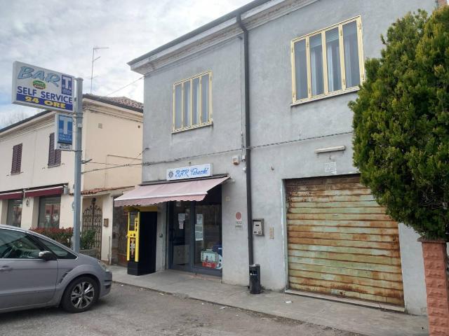 Casa indipendente 10 vani 300mq