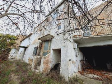 Casa indipendente 10 vani 300mq