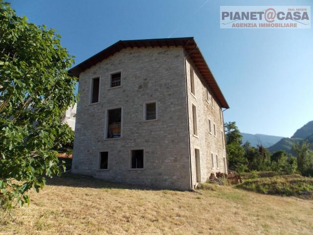 Casa indipendente 11 vani 380mq